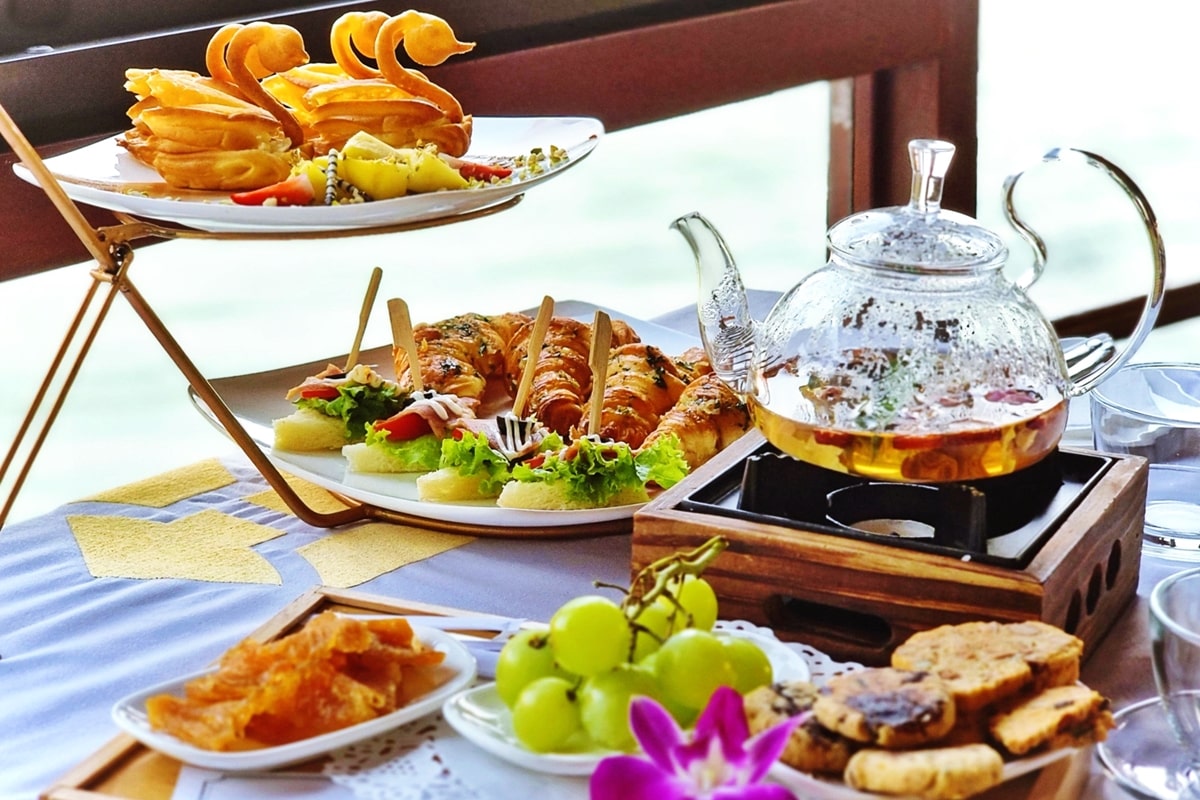 Enjoy Sunset And Afternoon Tea On The Perfume River Cruise
